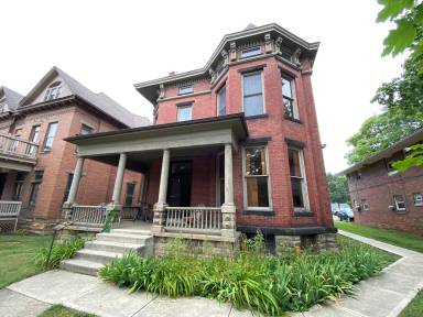 Main picture of 218 King Ave