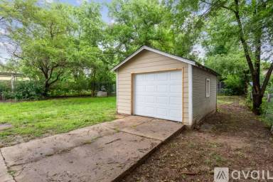 Main picture of 6543 N East Park View St