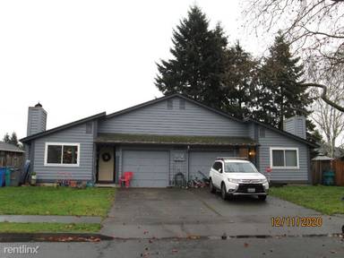 Main picture of 2911 NE 103rd Loop