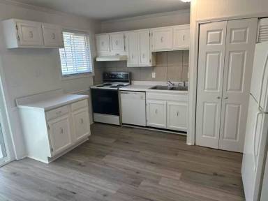 Main picture of 2505 Redwood Ct