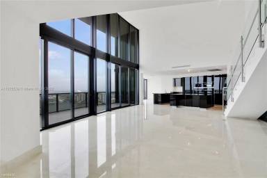 Main picture of Porsche Design Tower Miami