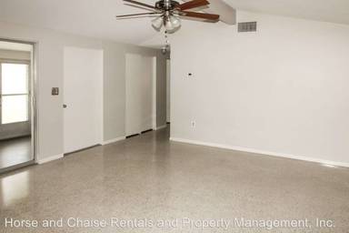 Main picture of 401 Darling Dr