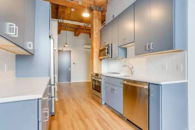 Main picture of 63 Melcher St