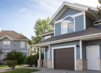 Main picture of 801 E Phillips Ln