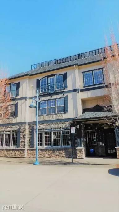 Main picture of 22582 SW Main St