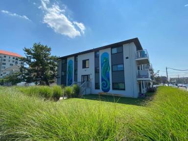 Main picture of 210 7th Ave