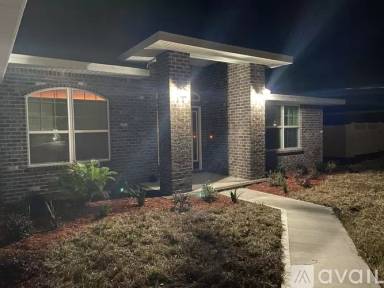 Main picture of 4 Burgess Pl