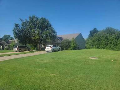 Main picture of 908 W Green Acres Dr
