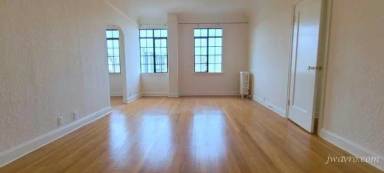 Main picture of 400 Laguna St