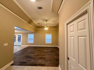 Main picture of 4896 Liberty Cir