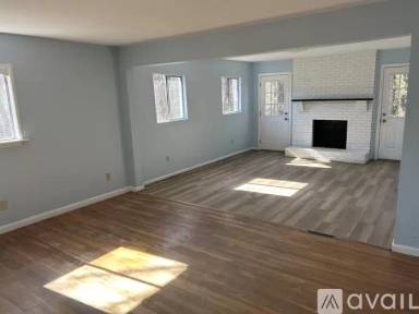 Main picture of 10 Waters Rd