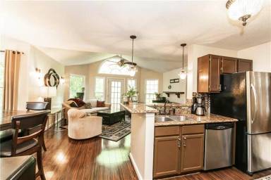 Main picture of 916 Wentworth Ct