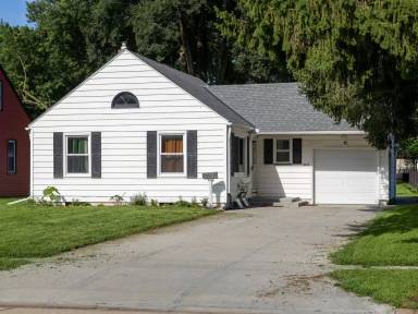 Main picture of 2410 Jefferson St