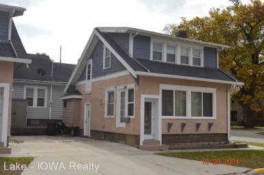 Main picture of 203 4th Ave S