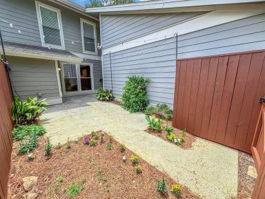 Main picture of 5030 Meadow Ln