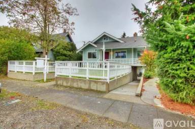 Main picture of 5423 S Pine St