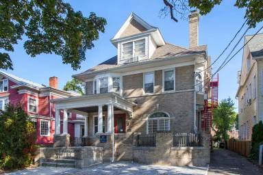 Main picture of 109 Dwight St