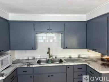 Main picture of 2311 N Averill Ave