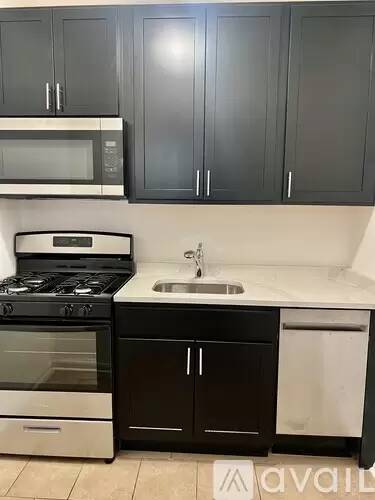 Main picture of 5031 N Harding Ave