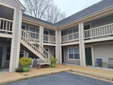 Main picture of 752 McGuire Pl