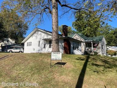 Main picture of 229 S Douglas Ave