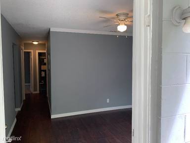 Main picture of 8931 India Ave