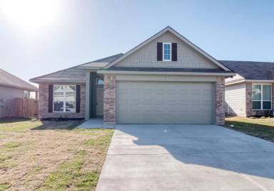 Main picture of 533 Fallbrook Dr