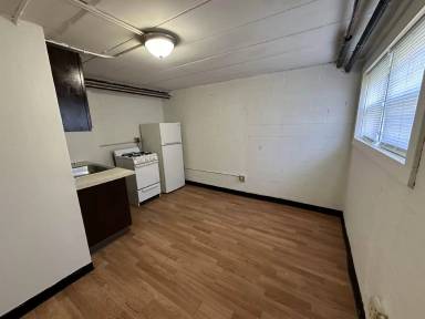 Main picture of 2439 Holmes St