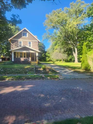 Main picture of 202 Jewett St