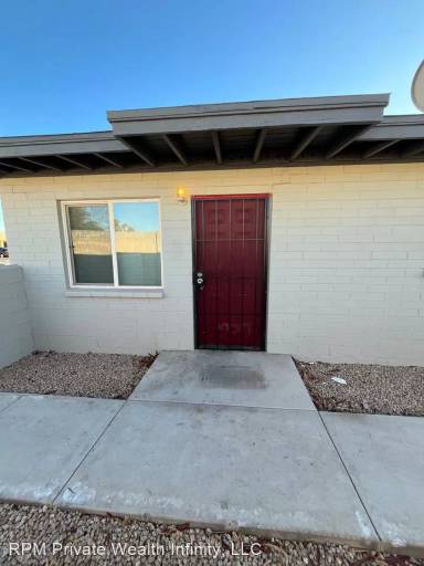 Main picture of 9361 W Polk St