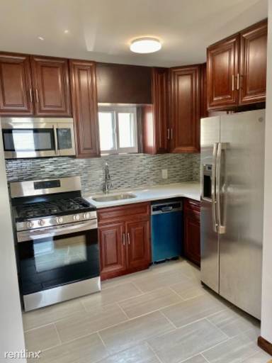 Main picture of 699 Glenmore Ave