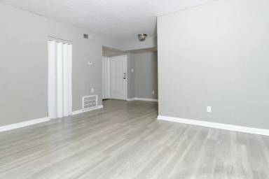 Main picture of 1834 John Calvin Ave