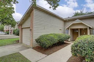 Main picture of 10015 Emerald Creek Dr