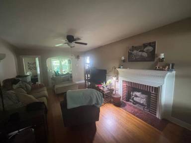 Main picture of 1821 S Florence Ave