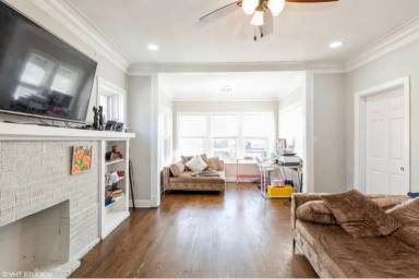 Main picture of 1436 E 71st Pl