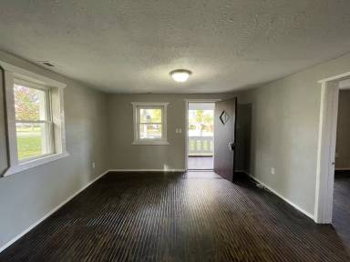 Main picture of 518 W McHenry St