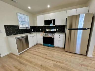 Main picture of 2909 Oakdale Ave