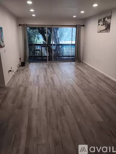 Main picture of The Bluffs at Fashion Valley