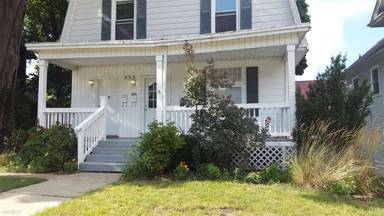 Main picture of 653 Crescent St NE