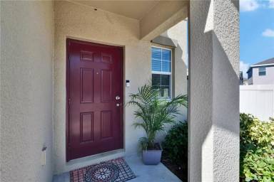 Main picture of 6834 Blue Moon Way