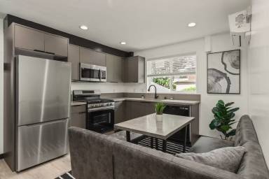 Main picture of 10773 Ashton Ave