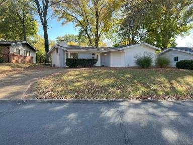 Main picture of 2460 Allen Dr
