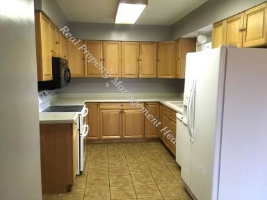 Main picture of 1311 Peosta Ave