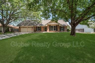 Main picture of 133 Thomas Edison Dr