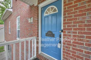 Main picture of 5888 Woodlands Ave