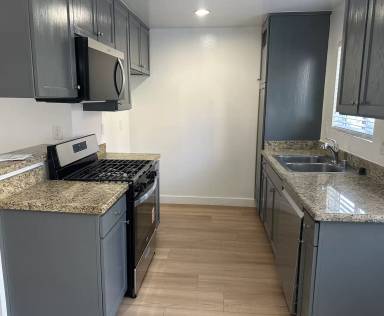 Main picture of 8735 Variel Ave