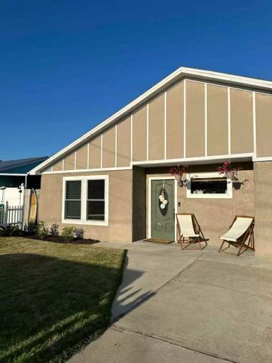 Main picture of 157 Oleander Cir