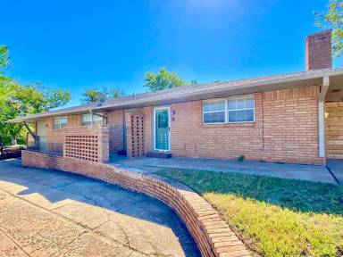 Main picture of 6334 N Villa Ave