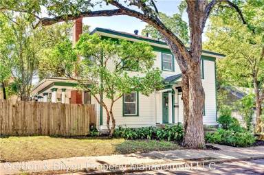 Main picture of 809 Leonard St