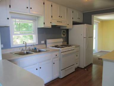 Main picture of 2502 Lower Lake Rd